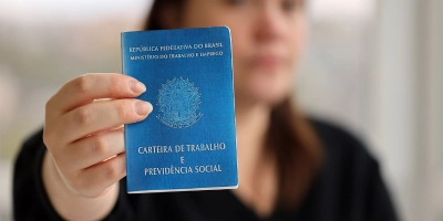 Empregado pode trabalhar sem carteira assinada